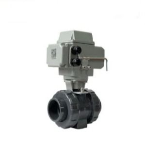 Dn32 UPVC วาล์วลูกหนังไฟฟ้า IP67 AC220V DC24V วาล์วลูกหนัง PVC เครื่องดําเนินไฟฟ้า